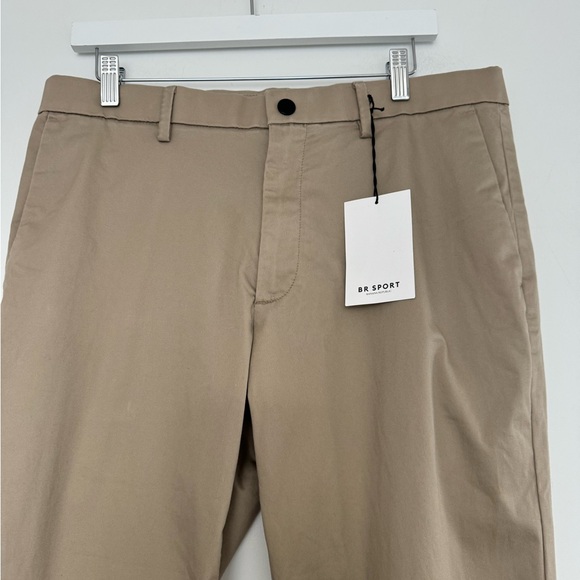 Banana Republic Sport Khaki Pants NWT - Picture 3 of 5